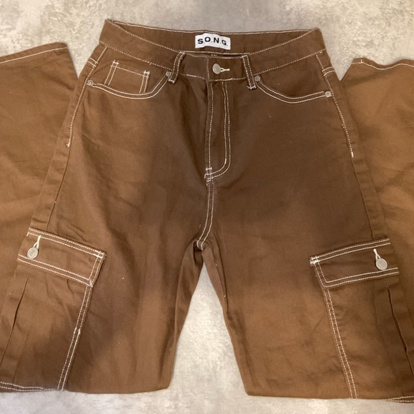 COPY - S.O.N.G. Medium (7) Brown High Rise Boyfriend Cargo Jeans - Picture 2 of 5